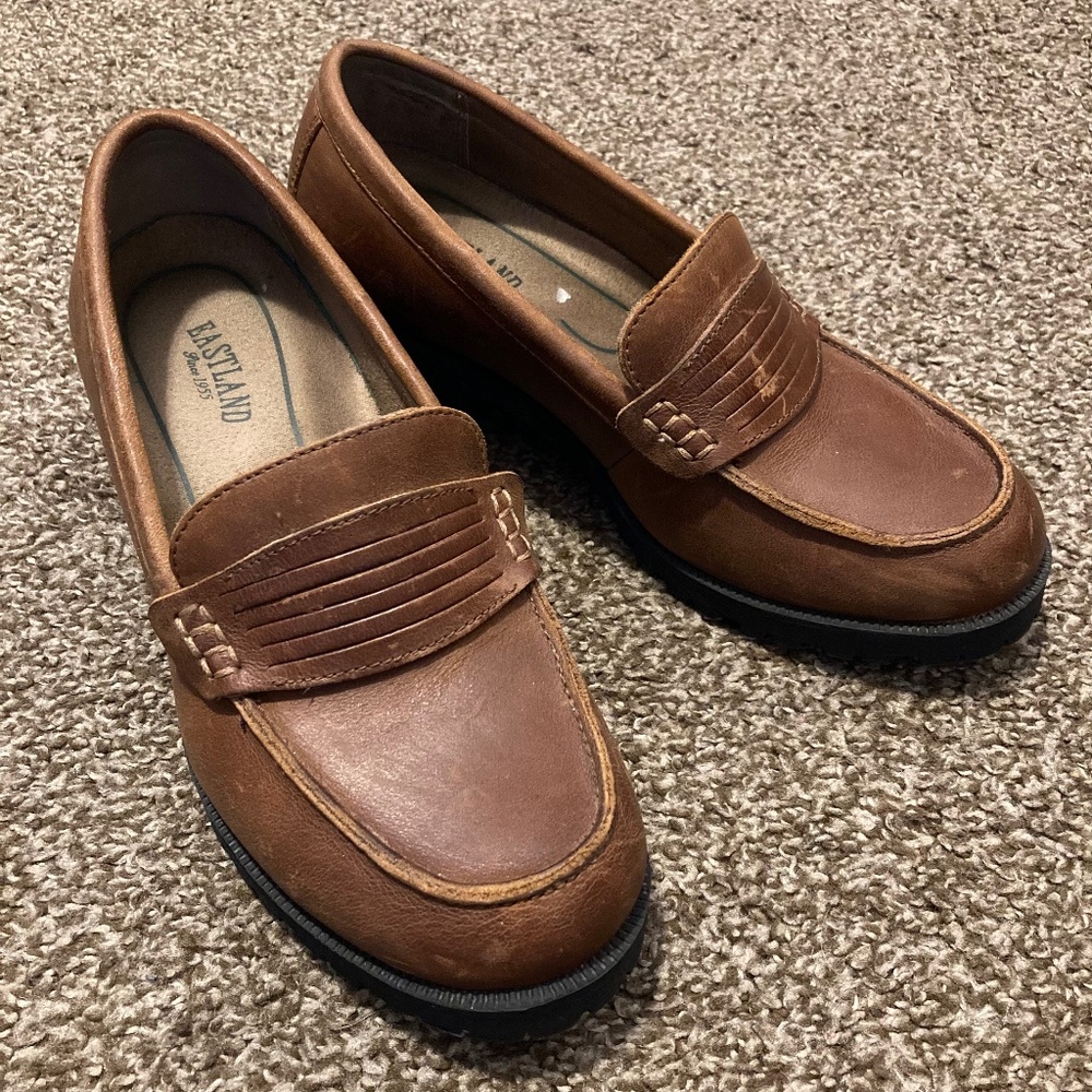 Eastland Newbury Chunky Heeled Brown Leather Loafer 7M